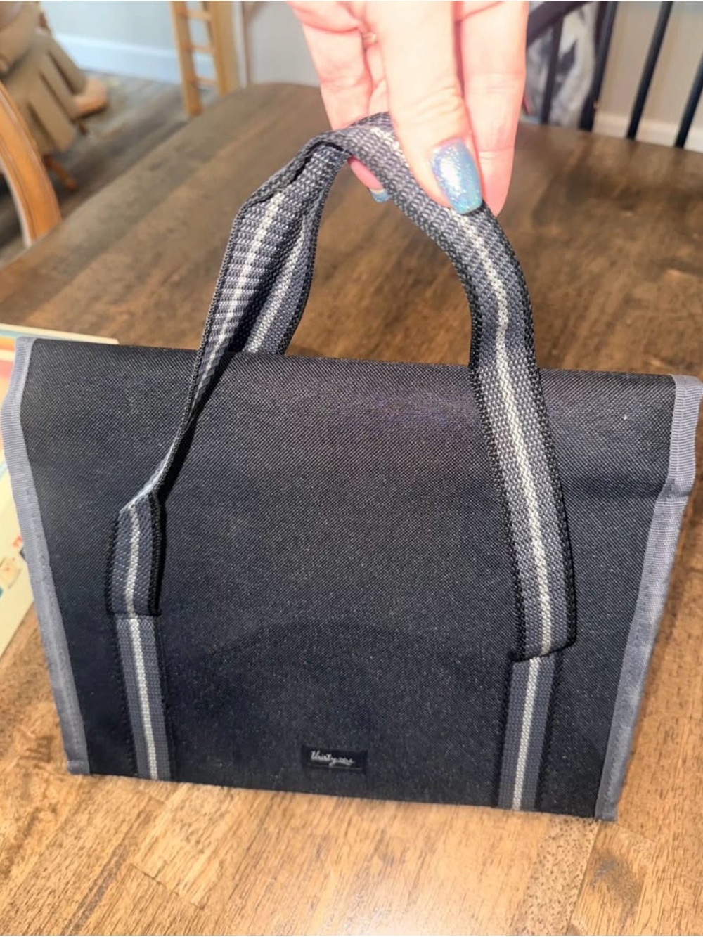 Thirty-One “R” Headrest & Carry Bag - Picture 2 of 4